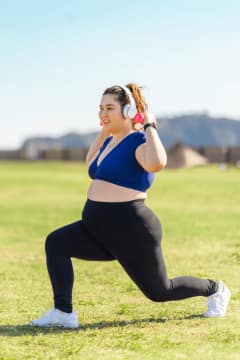 What To Look For In Walking Shoes For Overweight Women?